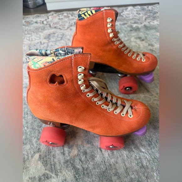 Moxie Roller Skates - Picture 3 of 4